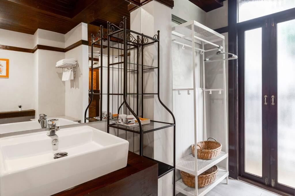 Sclass Villa & Swimming Pool , 10 Min From Airport Chiang Mai Exteriör bild